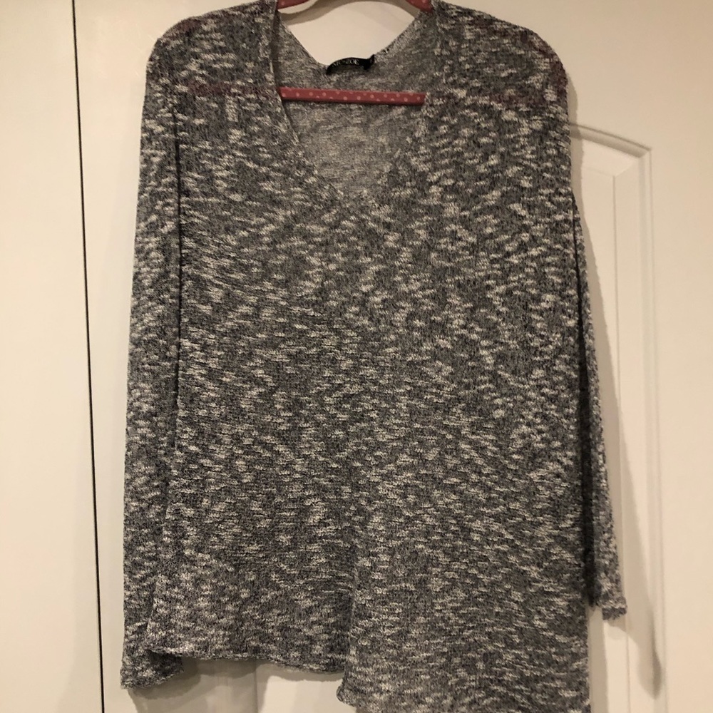 Nic + Zoe v neck asymmetrical tunic.